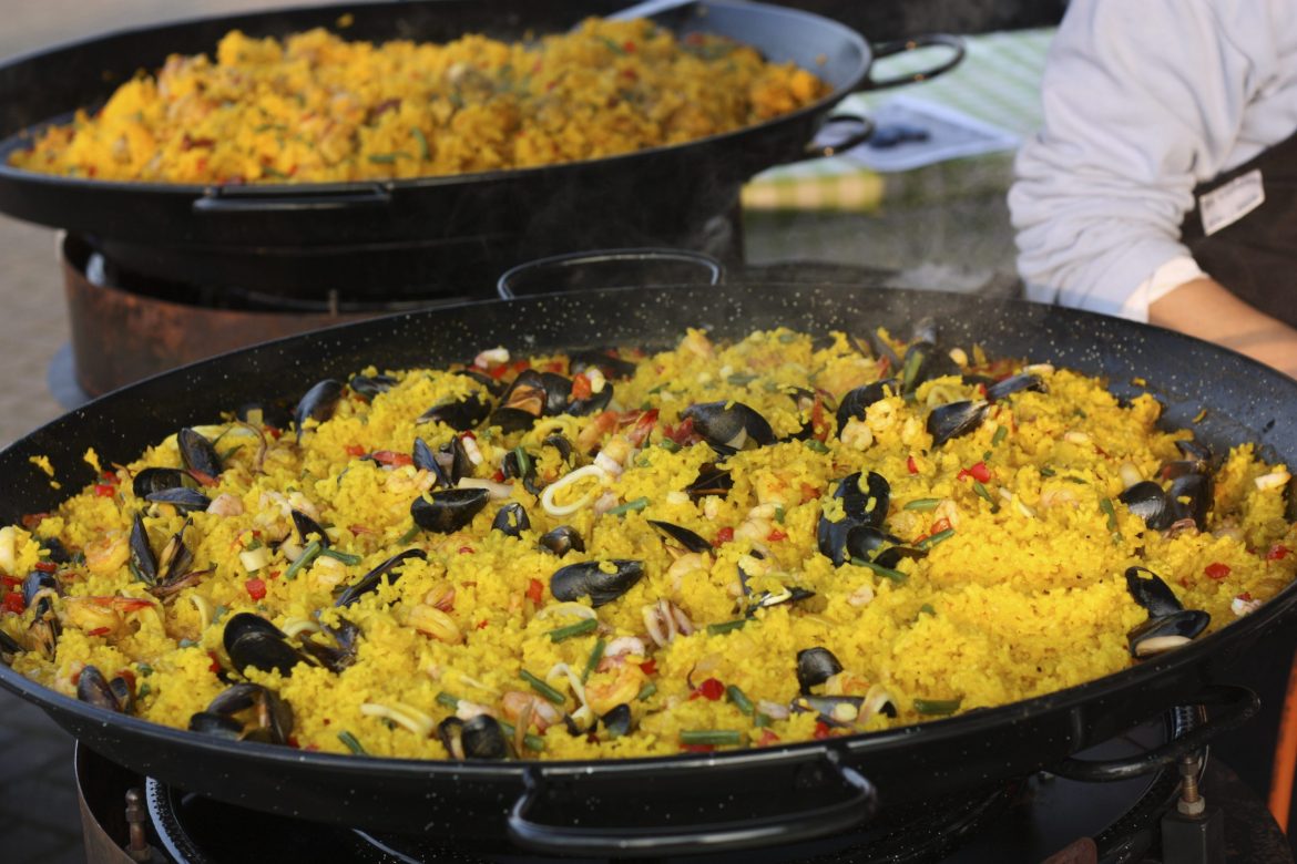 Black Friday Paella Catering - Paella Fella